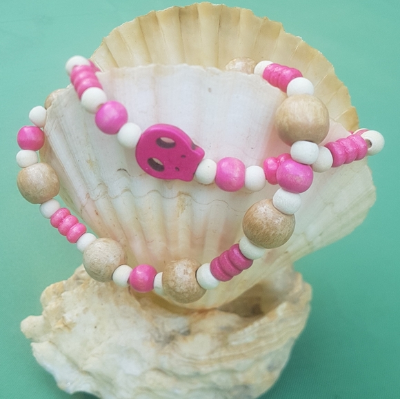 ππ Pair of Pink Skull Wood beaded bracelets - Picture 2 of 10